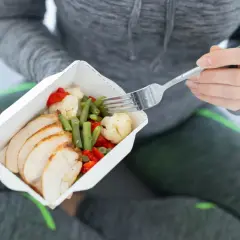 Keto po treningu: Jak jeść, by rosnąć i nie wyjść z ketozy?