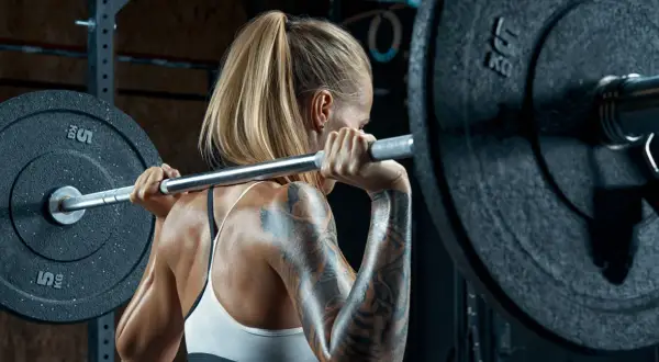 CrossFit: Co to jest, jak zacząć i czy to dla Ciebie?