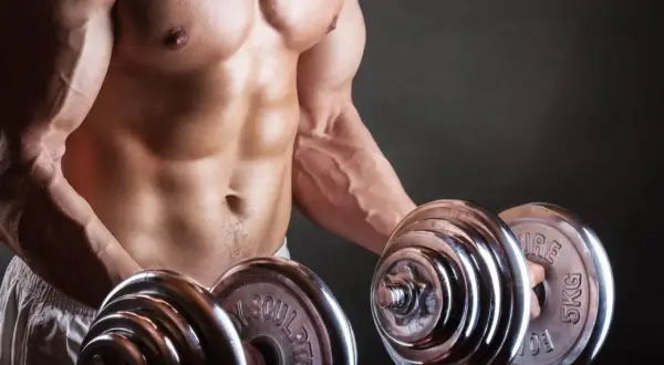 Odżywki na CrossFit: Co działa, a co to strata pieniędzy?