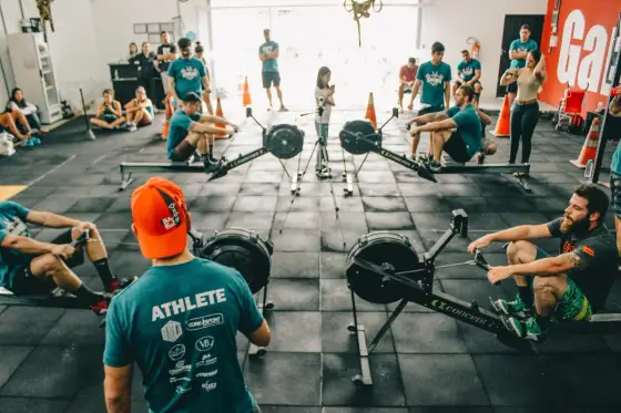 CrossFit Warszawa: Gdzie trenować? Przewodnik po najlepszych boxach
